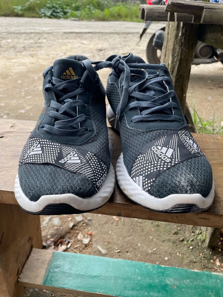 Adidas Sneakers