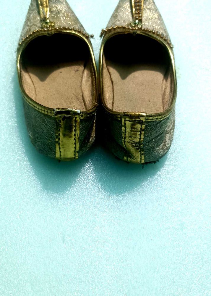 Ethnic Juttis