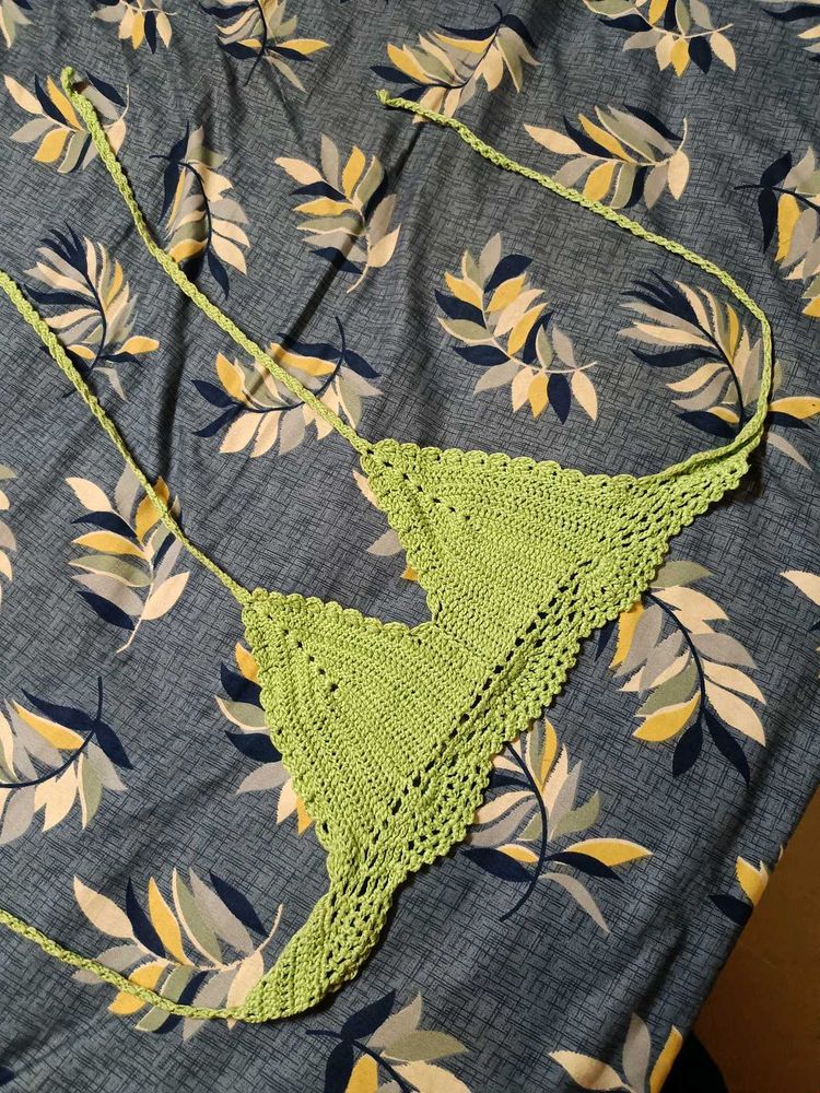 CROCHET BIKINI TOP