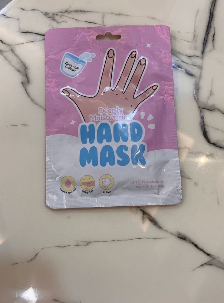 Deeply Moisturizing Hand Mask