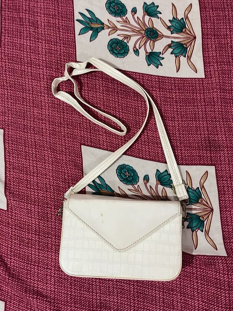 Pinteresty White Sling Bag