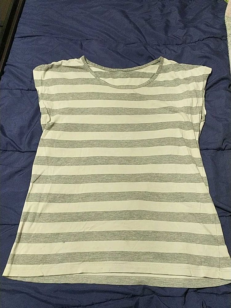 Striped Women&#39;s Top