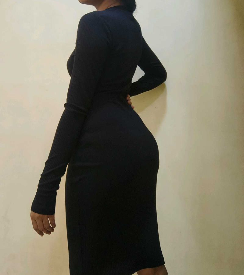 Chic Black Ribbed Midi Dress