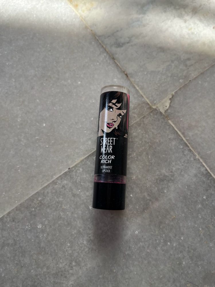 Street Wear Pink Lipstick