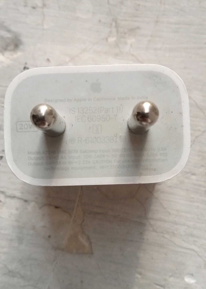 APPLE NEW AND ORIGINAL 20 WATT MOBILE ADAPTER