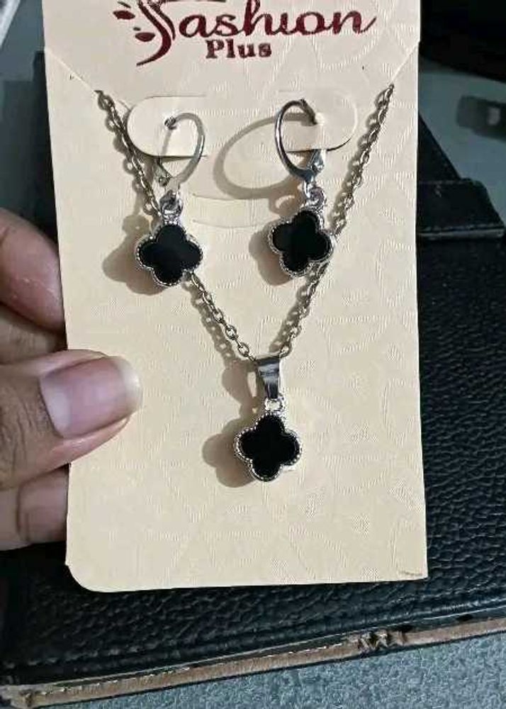 Fashion Plus Clover Jewelry Set