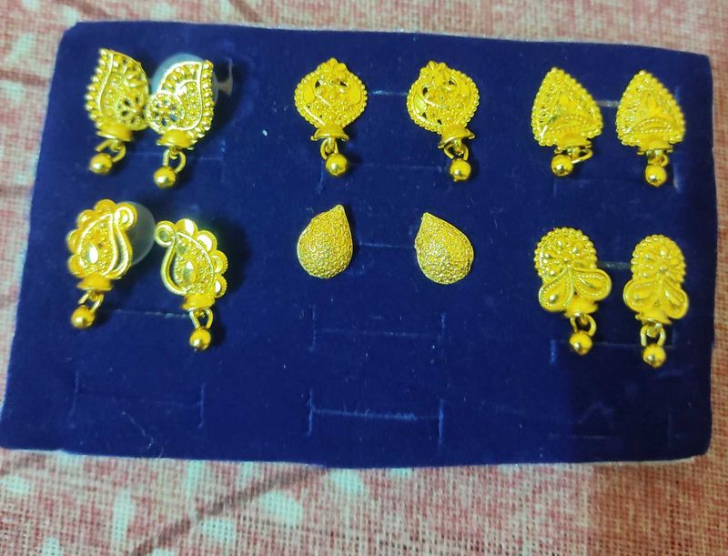 Gold Tone Earring Set