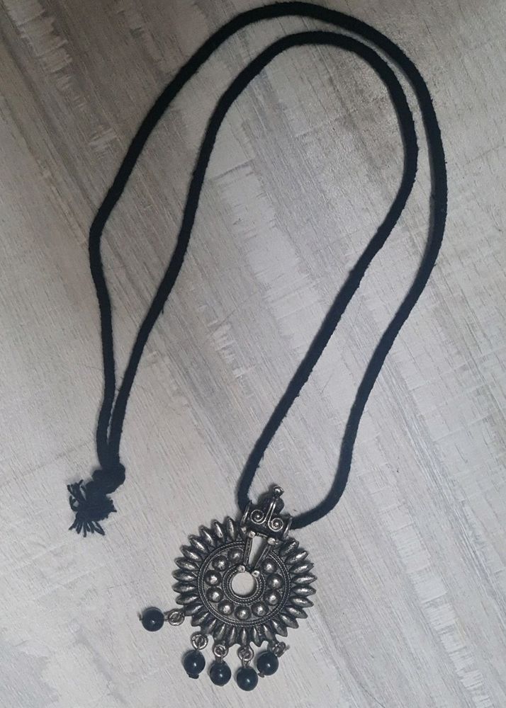 Petent With Black Thread 1