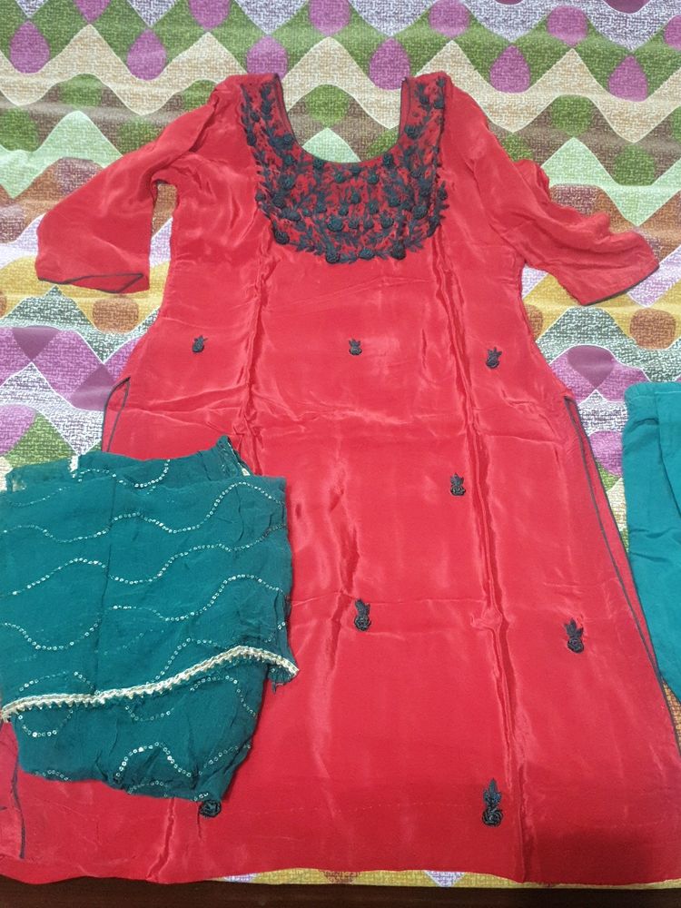 Thread Work Silk Suit