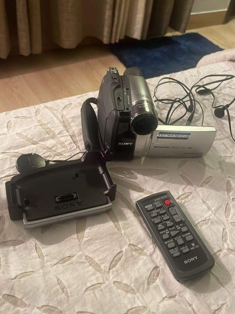 Sony Handycam DCR-HC46 DV Camcorder