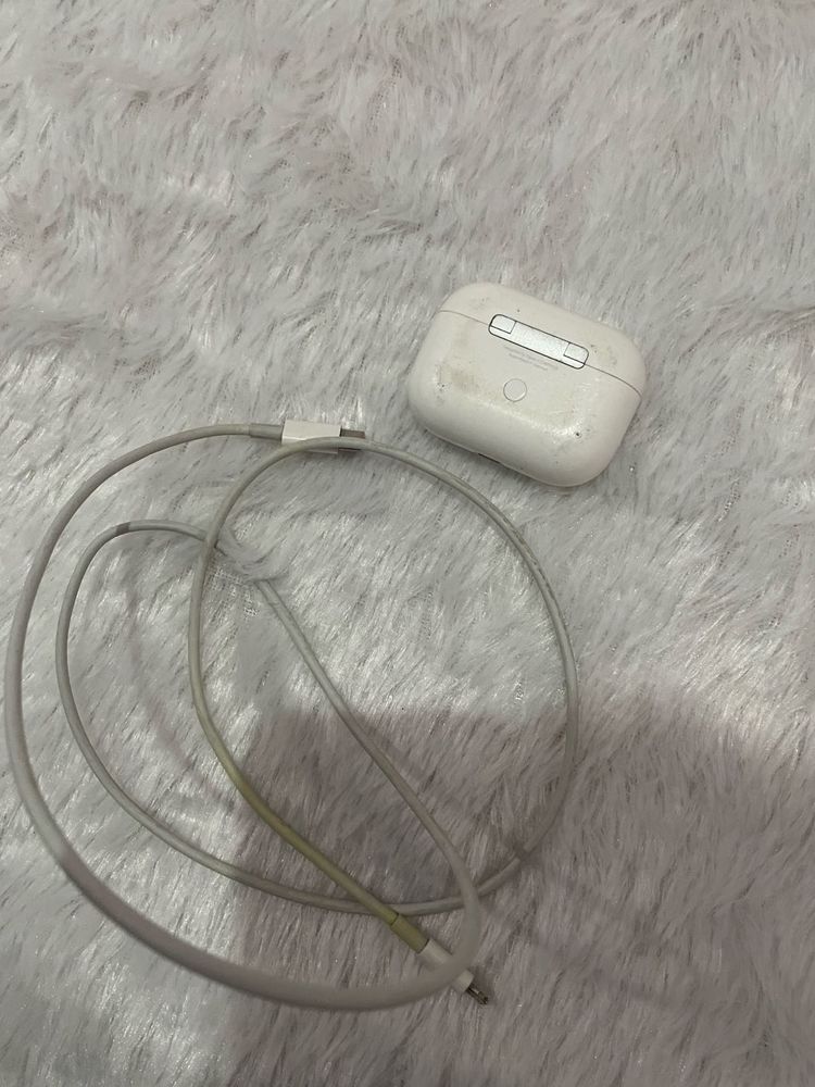 Apple airpods pro 2nd gen with mag safe charging