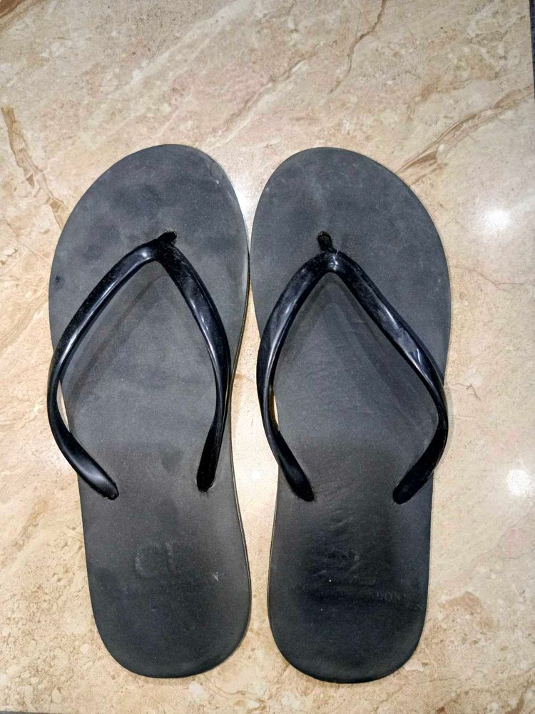 Carlton London Slippers