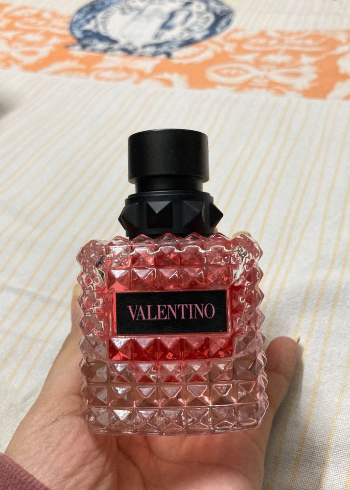 Valentino Donna Born In Roma