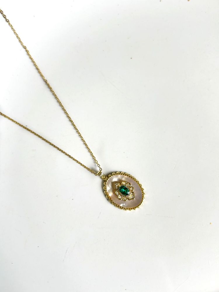 Vintage Emerald &amp; Mother of Pearl Necklace