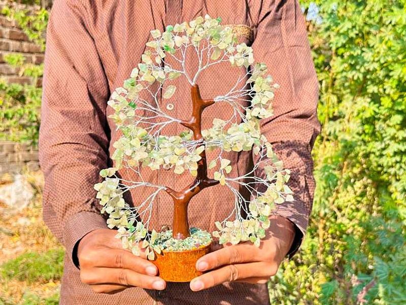 Natural Green Aventurine Gemstone Chips Tree