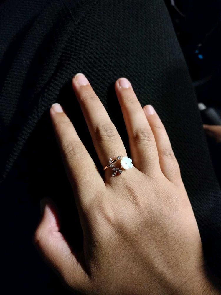 Elegant Floral Rose Gold Ring