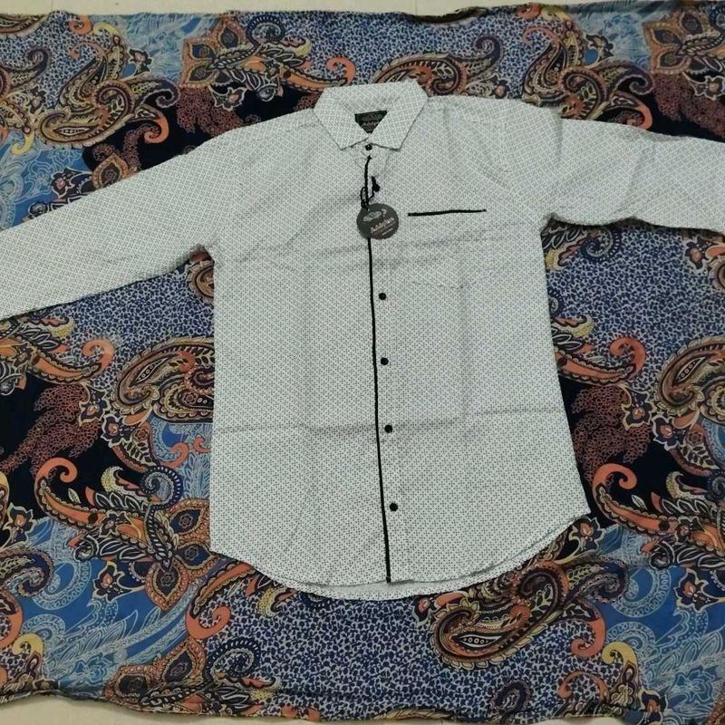 Patterned Withe Shirt With BlackPaiping Design