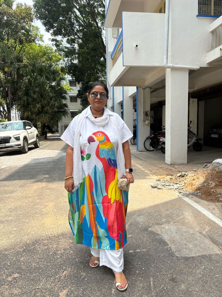 Kaftaan Kurta With Amazing Parrot Graphic