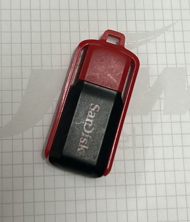 8GB Sandisk Pen Drive