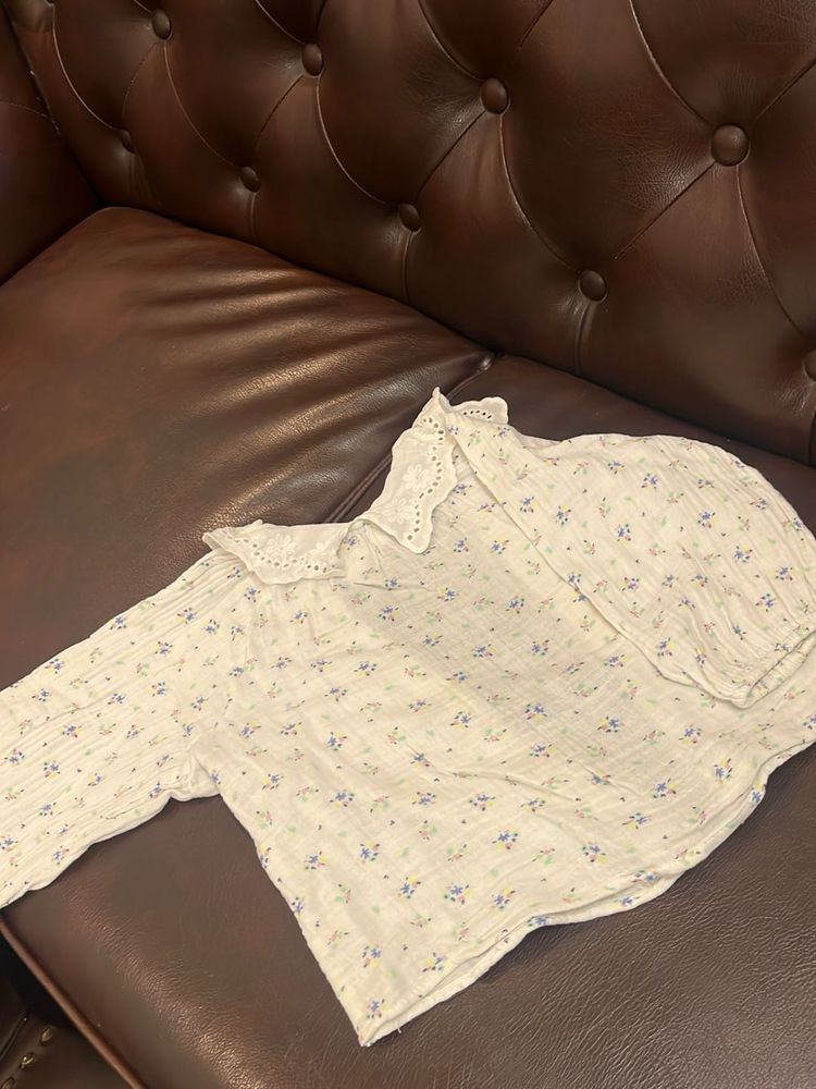 Floral Lace Collar Top