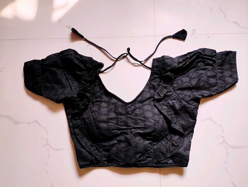 🌟🌟🌟Black Embroidered Blouse🌟