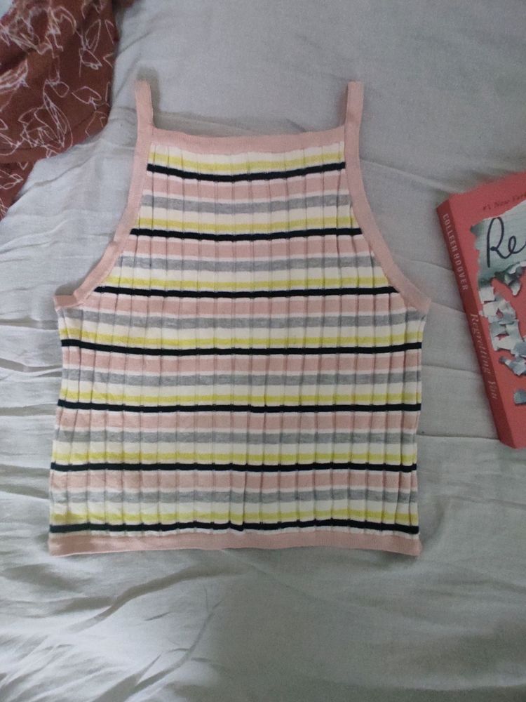 H&amp;M Cute Halted Style Top