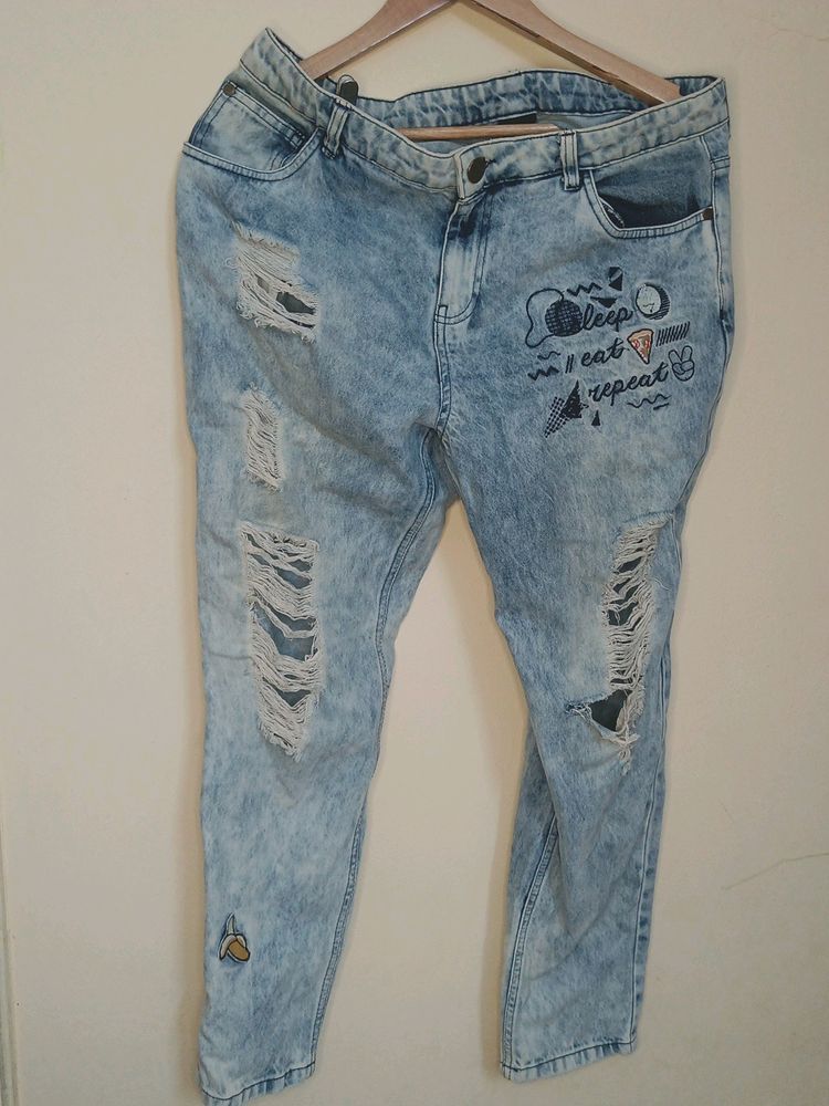 Light Distressed Jeans
