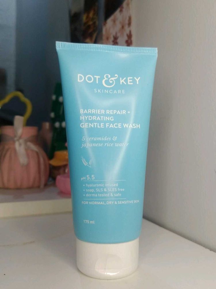 Dot &amp; Key Gentle Face Wash