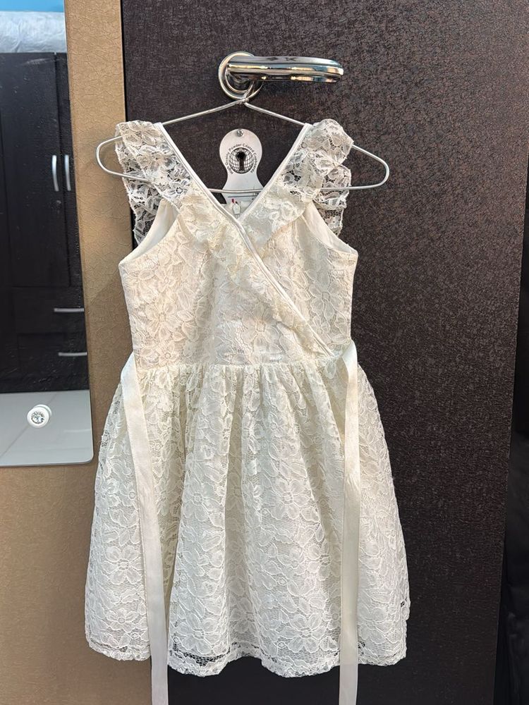 Elegant White Lace Dress