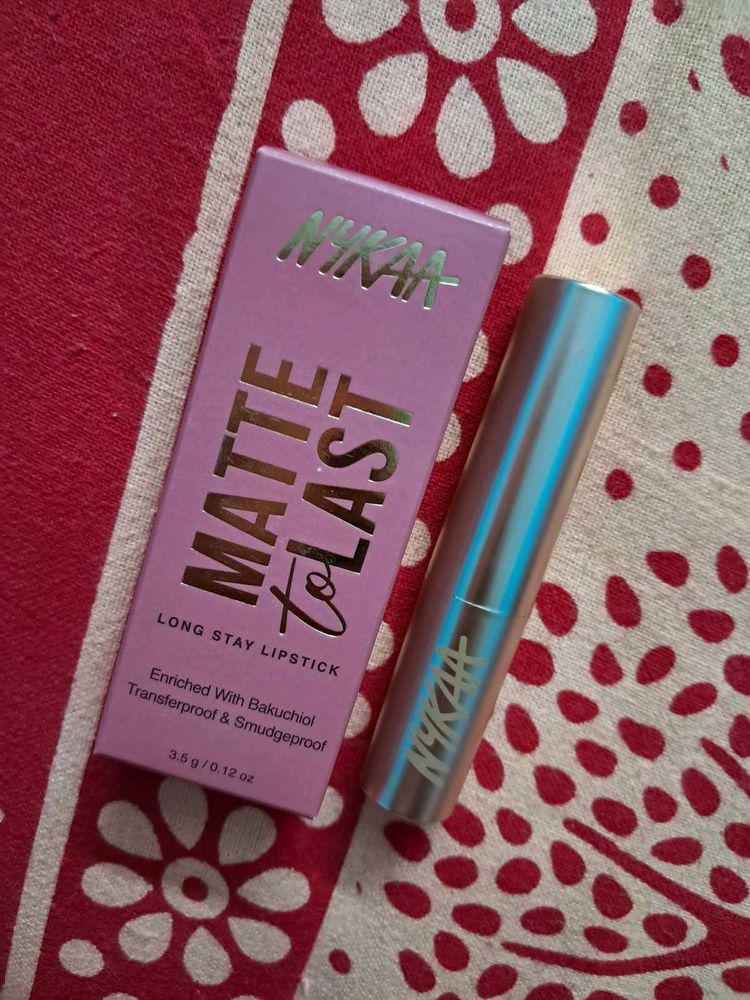 Nykaa Matte to Last Lipstick Shade Bombae