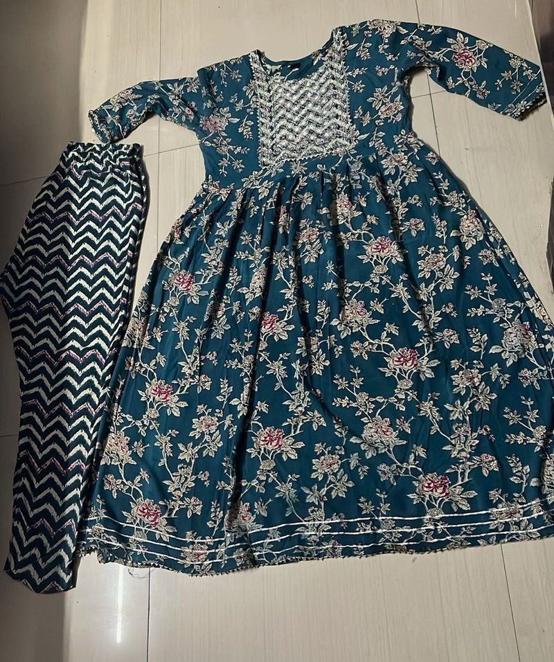 Floral Print Naira Suit Set With Dupatta