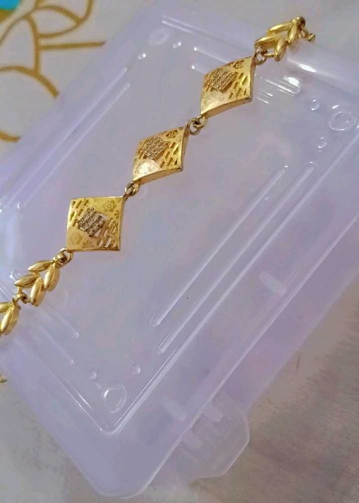 Gold-toned Bracelet