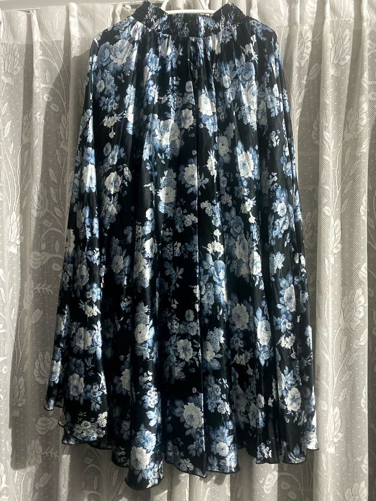 Elegant Black &amp; Blue Floral A-Line Skirt