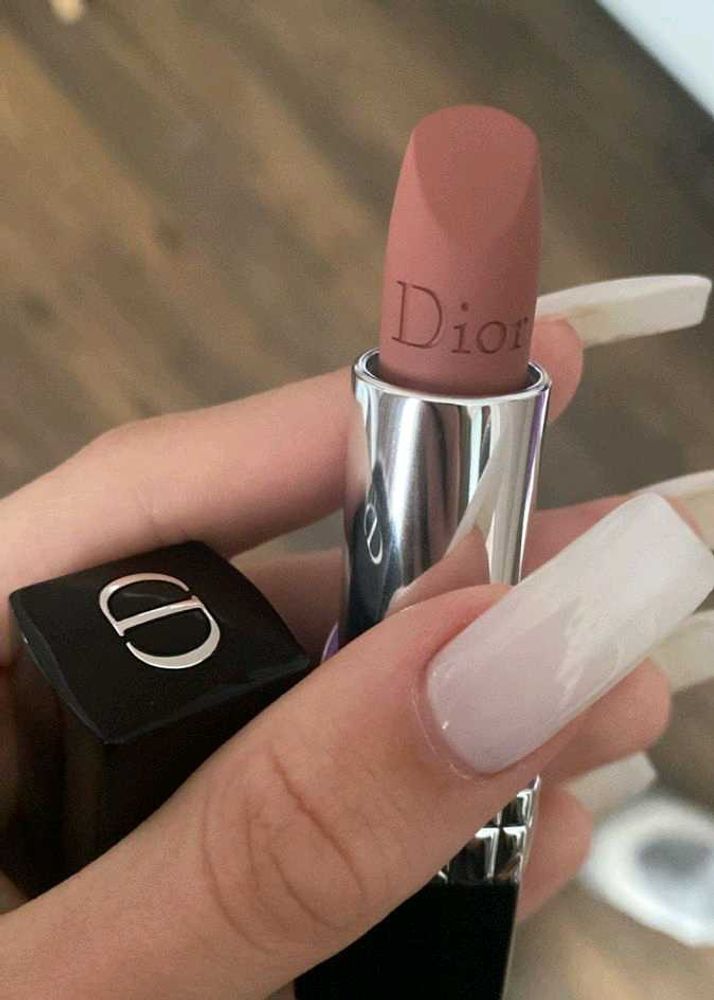 Dior Rouge Lipstick,Gucci, Charlotte Tilbury,Prada