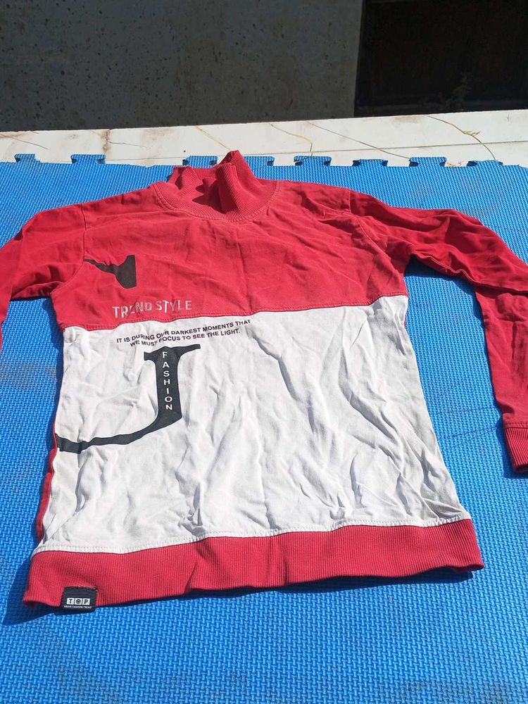 Trendy Red &amp; White Top