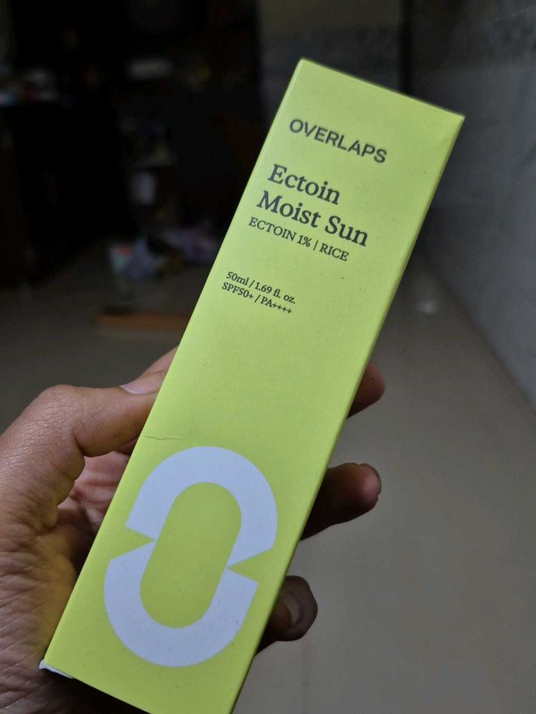 Overlaps Ectoin Moist Sun SPF50+