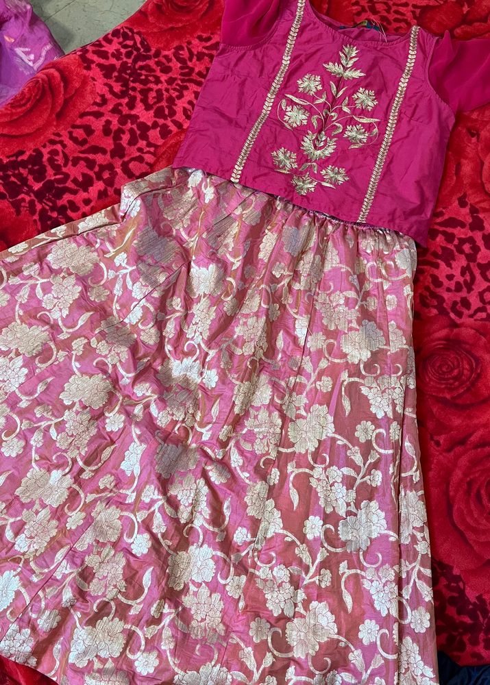 Avaasa Long Skirt And Top