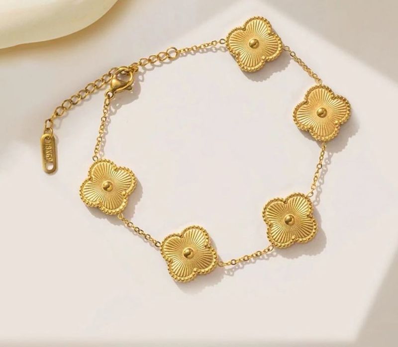 18k Gold Plated Clover Bracelet🎀🎀🎀
