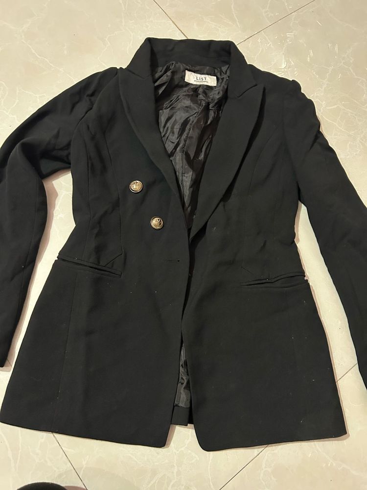 Chic Black Blazer