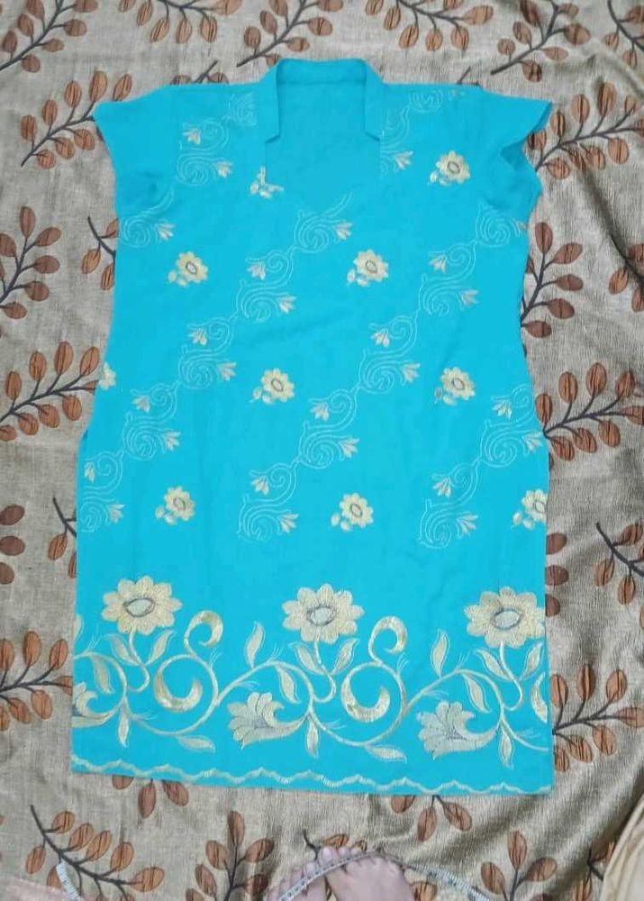 Floral Embroidered Kurta