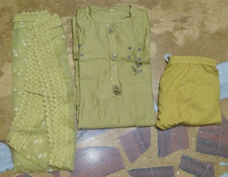 Embroidered Kurta Set