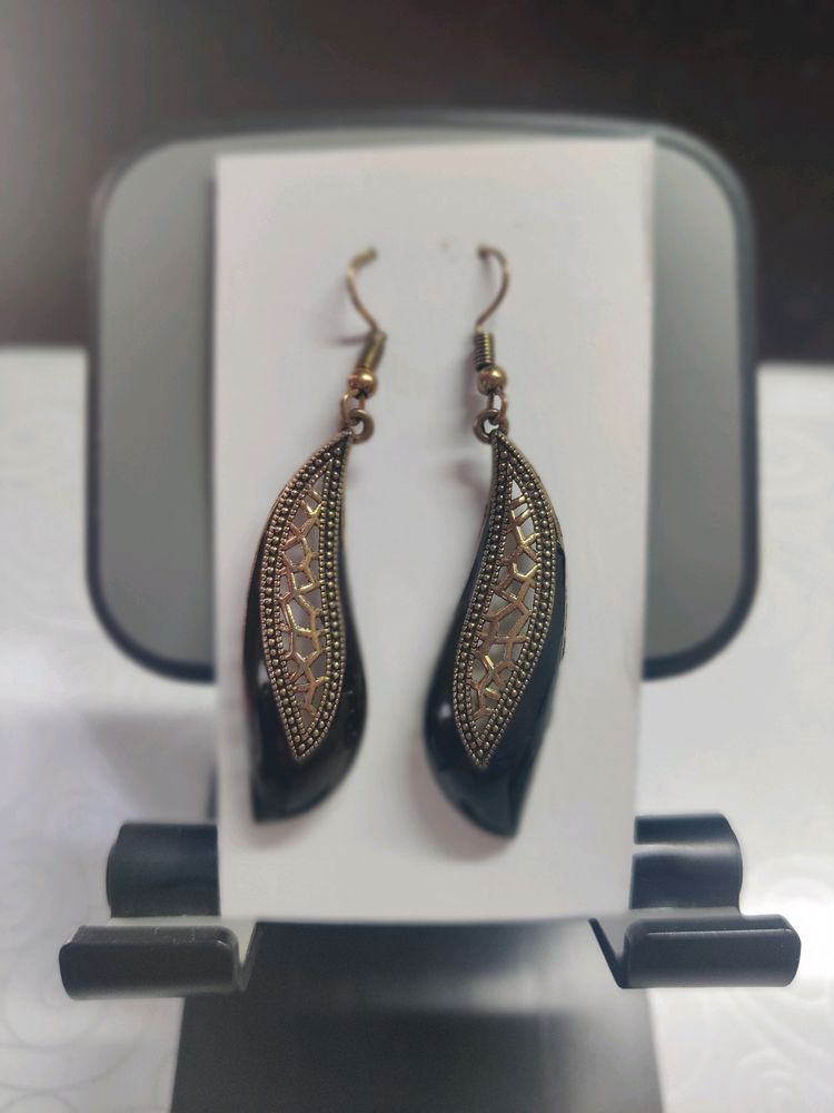 Beautiful 4  Earings Set