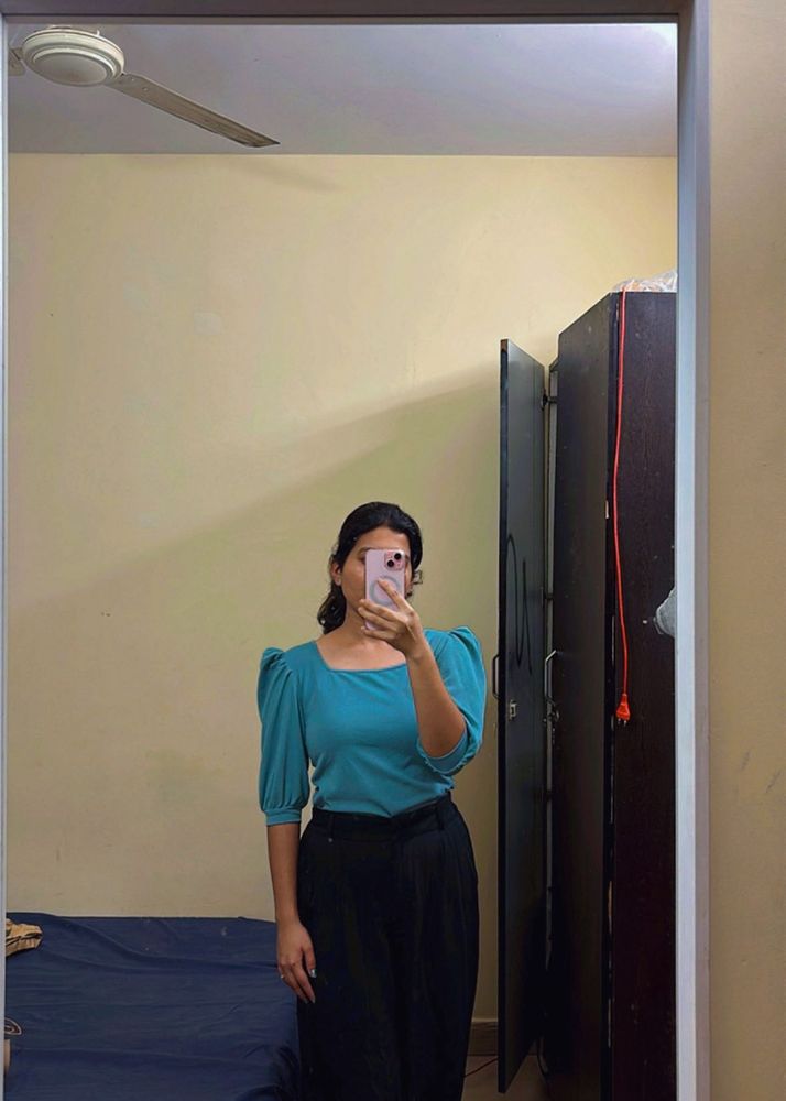 women fitted square - Neck top