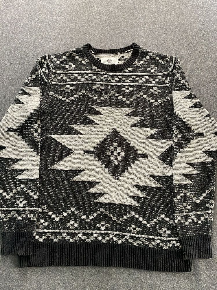 IMPORTED ON THE BYAS SWEATER