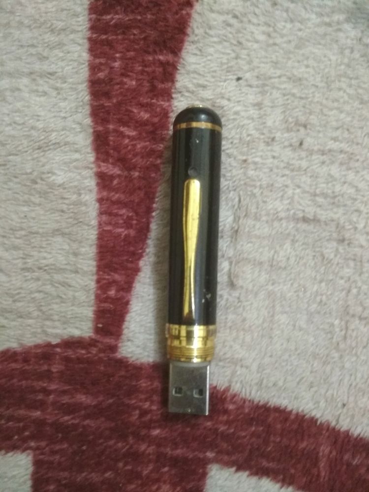 Camere Pen. Battery Not Working. Bottom Part Mised