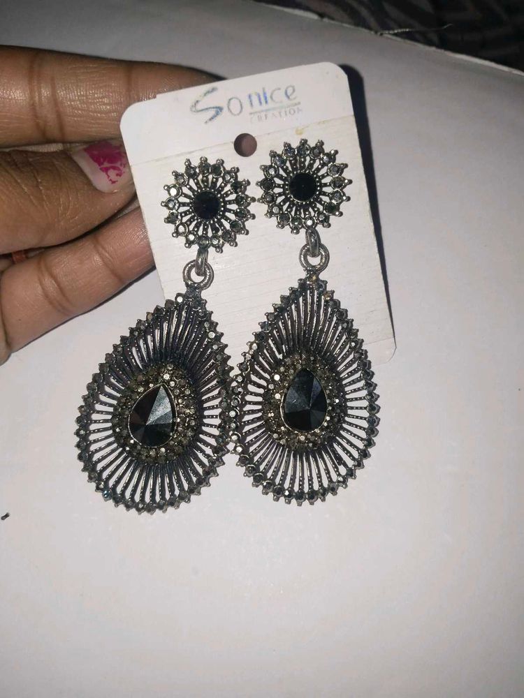 Sonice Creation Drop Earrings