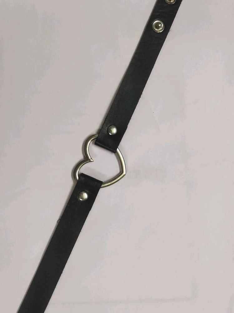 Heart Detail Faux Leather Choker