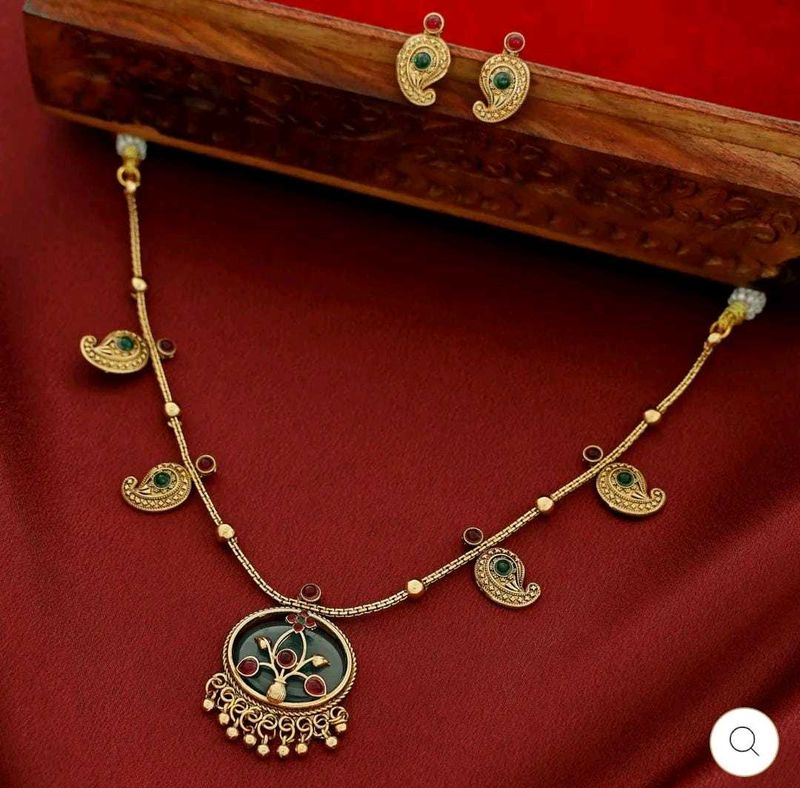 Elegant Necklace &amp; Earring Set