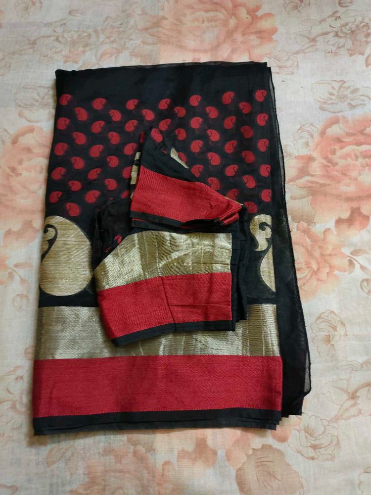 Elegant Black &amp; Red Saree 🖤💥