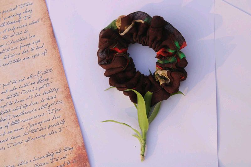 Floral Brown Scrunchie Premium